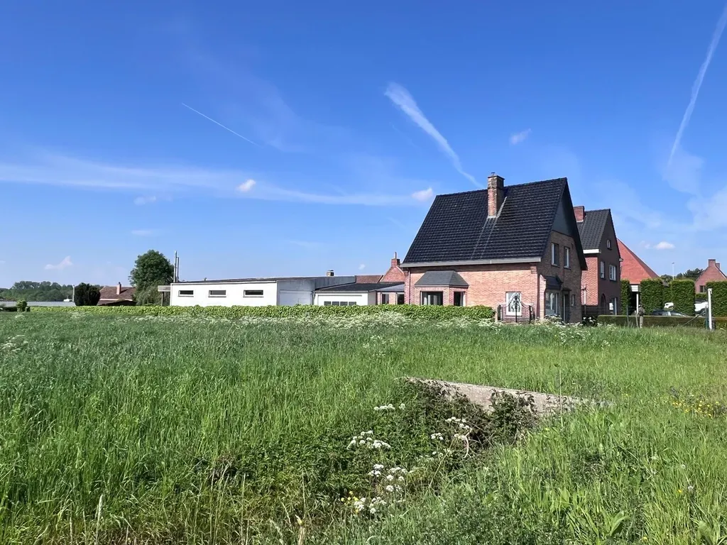 Garage in Torhout - 7689864 - Oostendestraat 362, 8820 Torhout