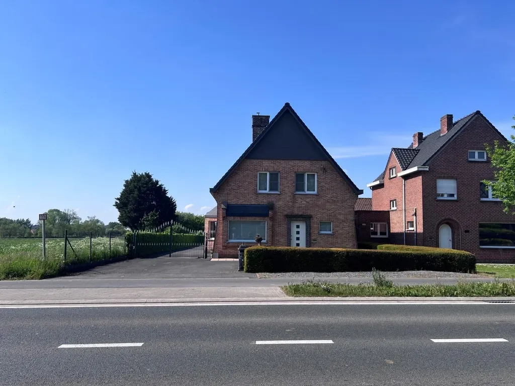 Garage in Torhout - 7689864 - Oostendestraat 362, 8820 Torhout