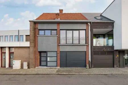  Verhuurd Hoevenen