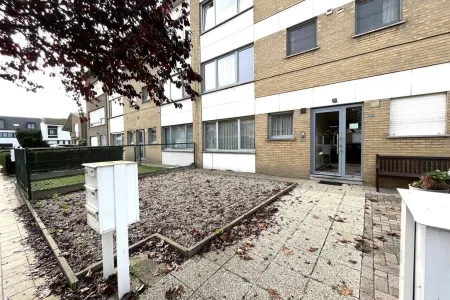  Verhuurd Hoevenen