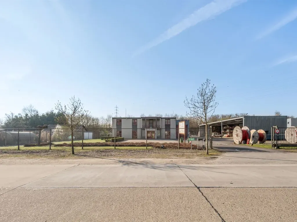 Kantoor in Bree - 7662549 - Industrieterrein Kanaal-Noord 1407, 3960 Bree