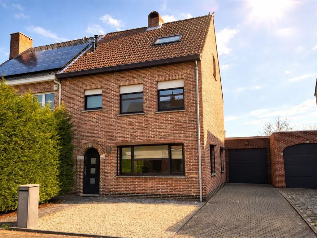 Huis in Stabroek - 7664568 - Geelvinckstraat 33, 2940 Stabroek