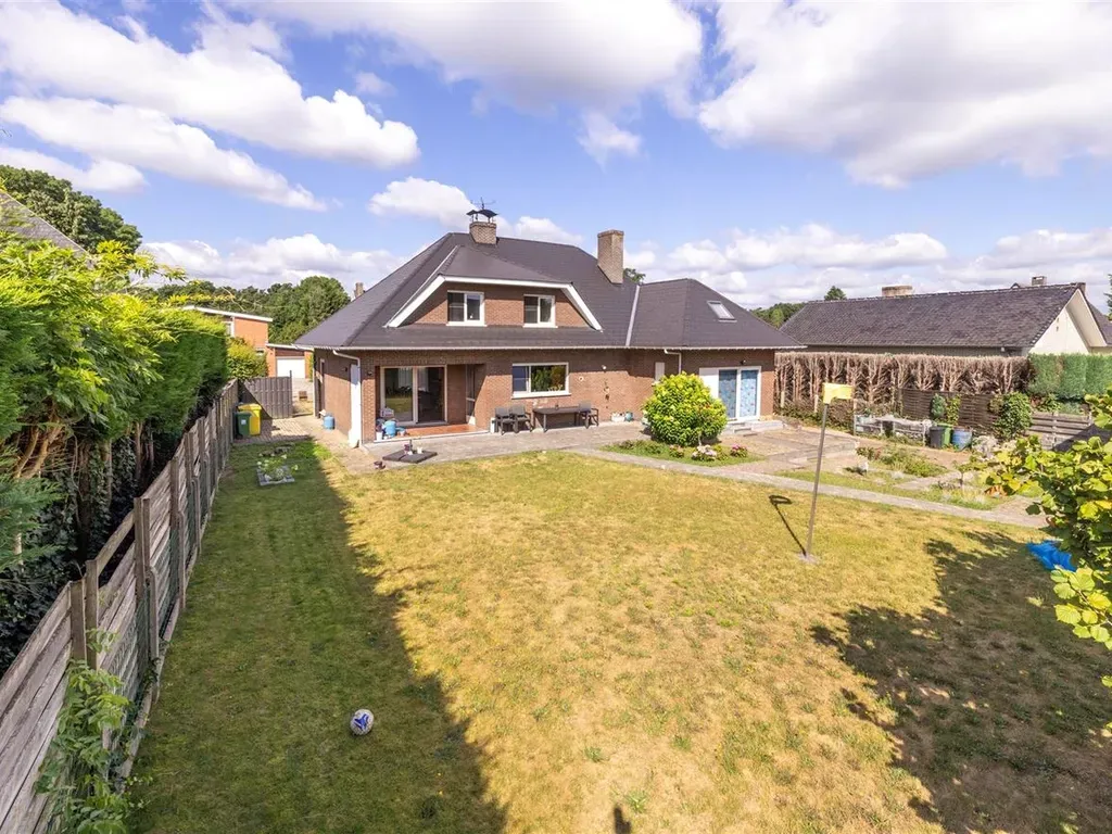 Huis in Lichtaart - 7689538 - Esdoornlaan 7, 2460 Lichtaart