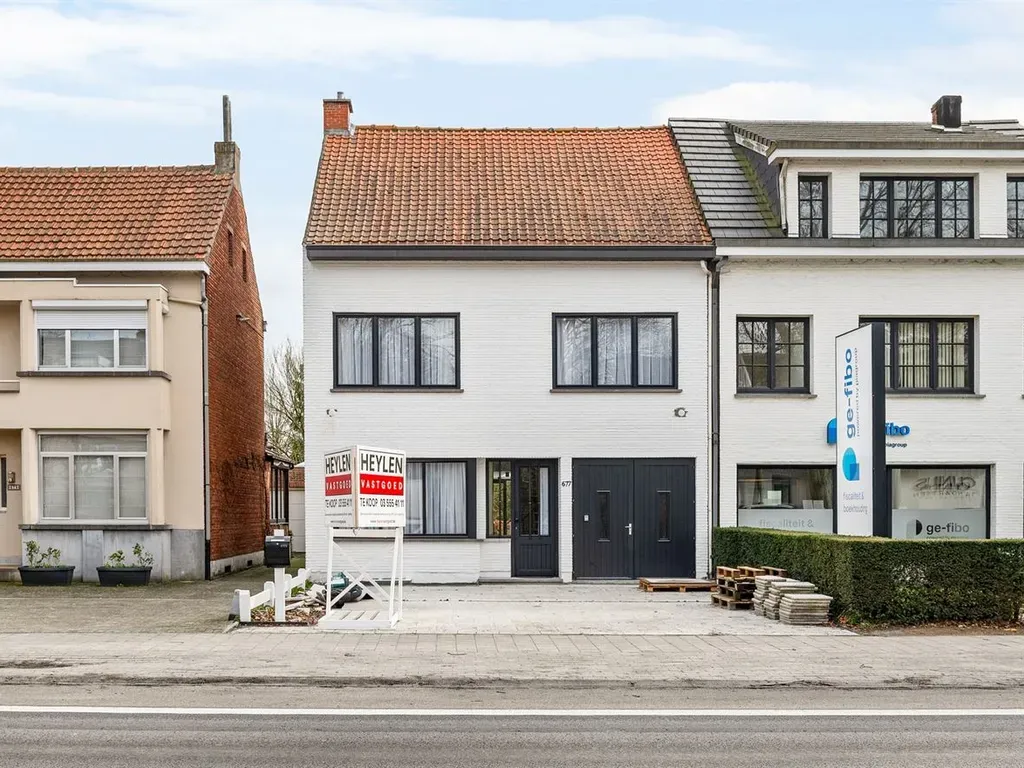 Huis in Brasschaat - Bredabaan 677, 2930