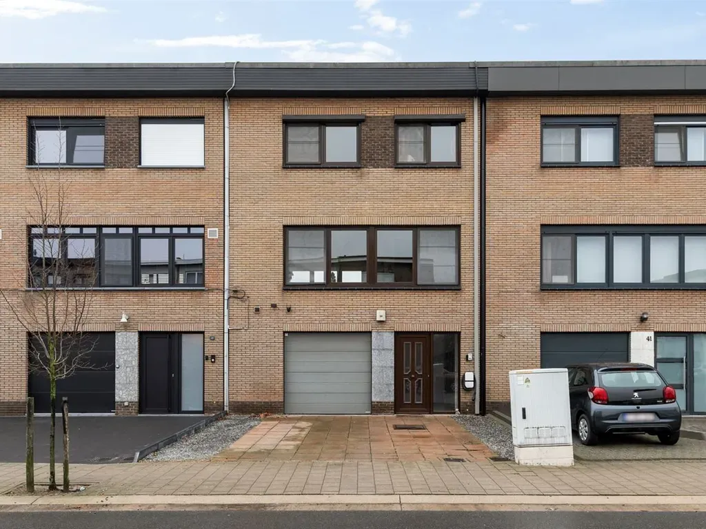 Huis in Hoevenen - 7689122 - Platanenlaan 39, 2940 HOEVENEN