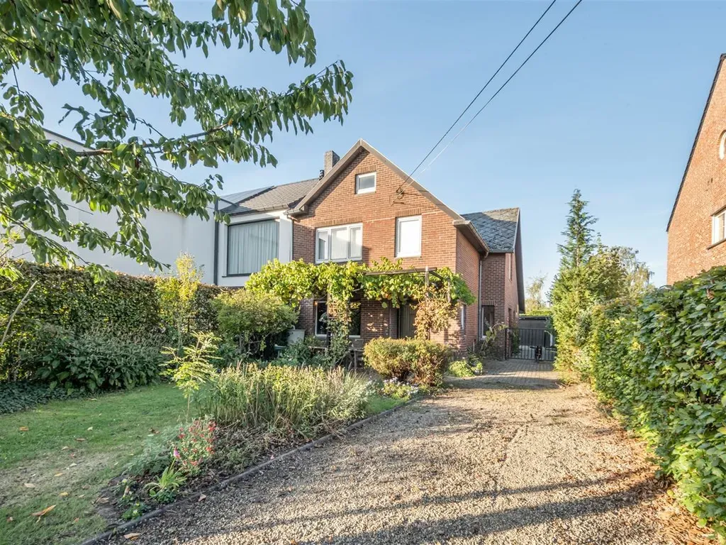 Huis in Opgrimbie - 7689392 - Bredeweg 42, 3630 Opgrimbie