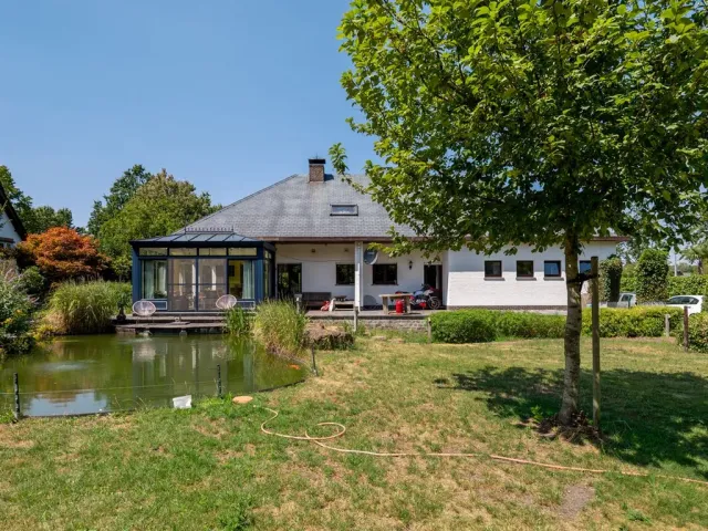 Villa in Brasschaat - Bredabaan 869, 2930