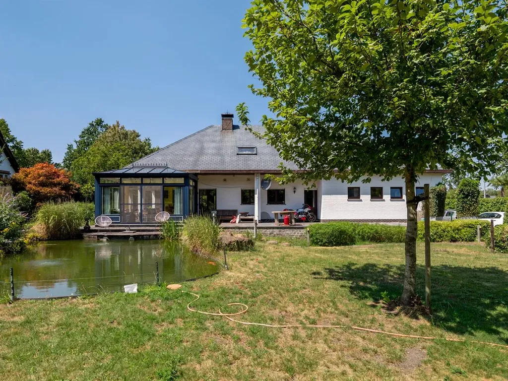 Villa à Brasschaat - Bredabaan 869, 2930