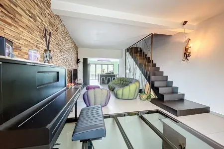 Huis Te Koop Engis