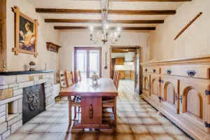 VillaAische-en-Refail