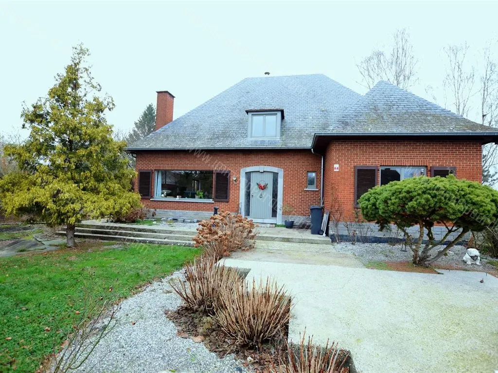 Huis in Floreffe - 1369948 - Rue Jules-Theunis 6, 5150 FLOREFFE