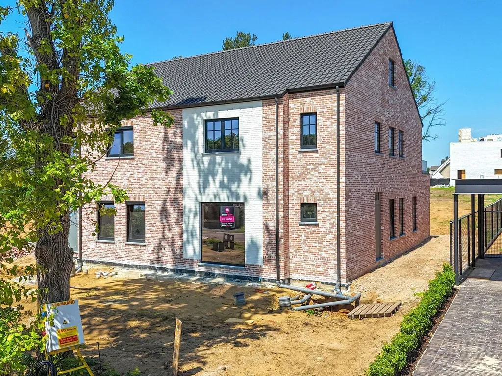 Huis in Heusden-Zolder - 7689686 - Heilig Hartlaan 13, 3550 Heusden-Zolder