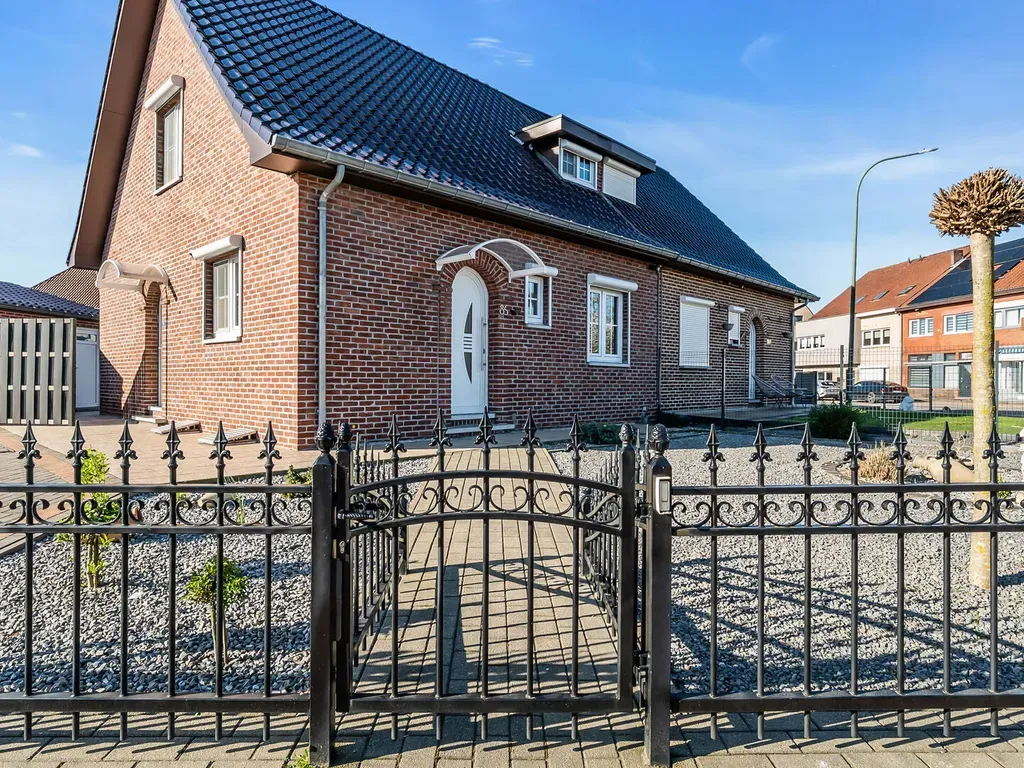 Huis in Maasmechelen - 7689733 - Koning Albertlaan 85, 3630 Maasmechelen