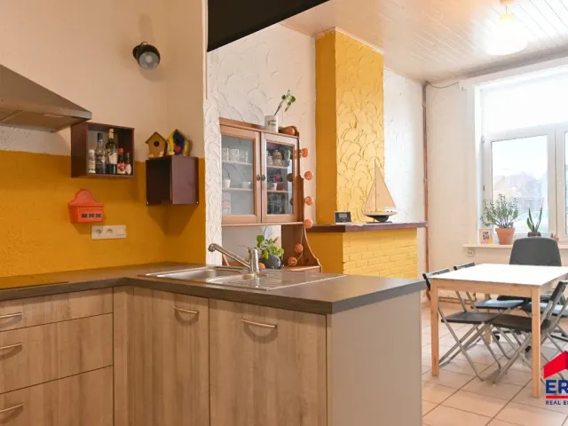 Huis in Eeklo - Koningin Astridplein 64, 9900