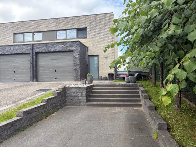 Huis in Bilzen-hoeselt - Henri Dunantlaan 45, 3730