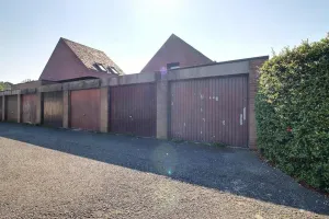 Garage Te Koop Meise