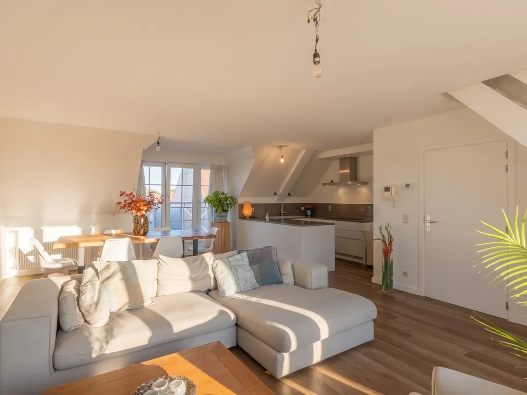 Huis in Knokke - 7692599 - Dorpsstraat 146, 8300 Knokke