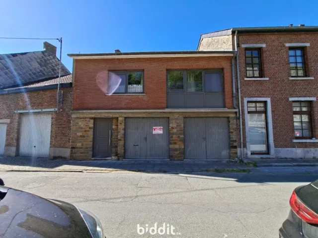 Huis in Presles - Rue de la Rochelle 27, 6250