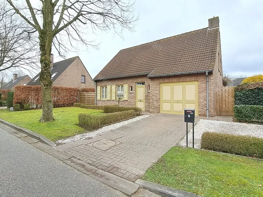 Garage in Sint-Andries - 1398079 - Oorlogsvrijwilligerslaan 7, 8200 SINT-ANDRIES