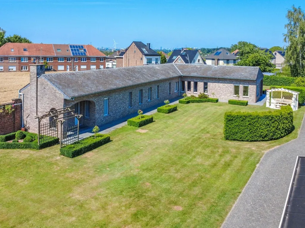 Hoofdfoto Villa in Halle