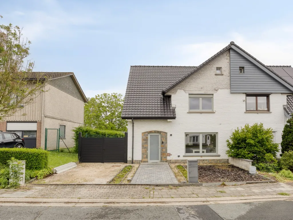 Hoofdfoto Huis in Halle