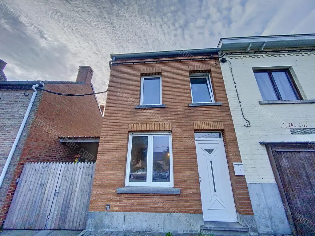 Huis in Wannebecq - 1263048 - Place Jean Delhaye 7, 7861 Wannebecq