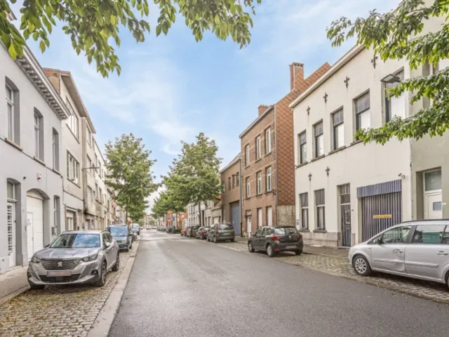 Huis in Merksem - Bredabaan 159, 2170
