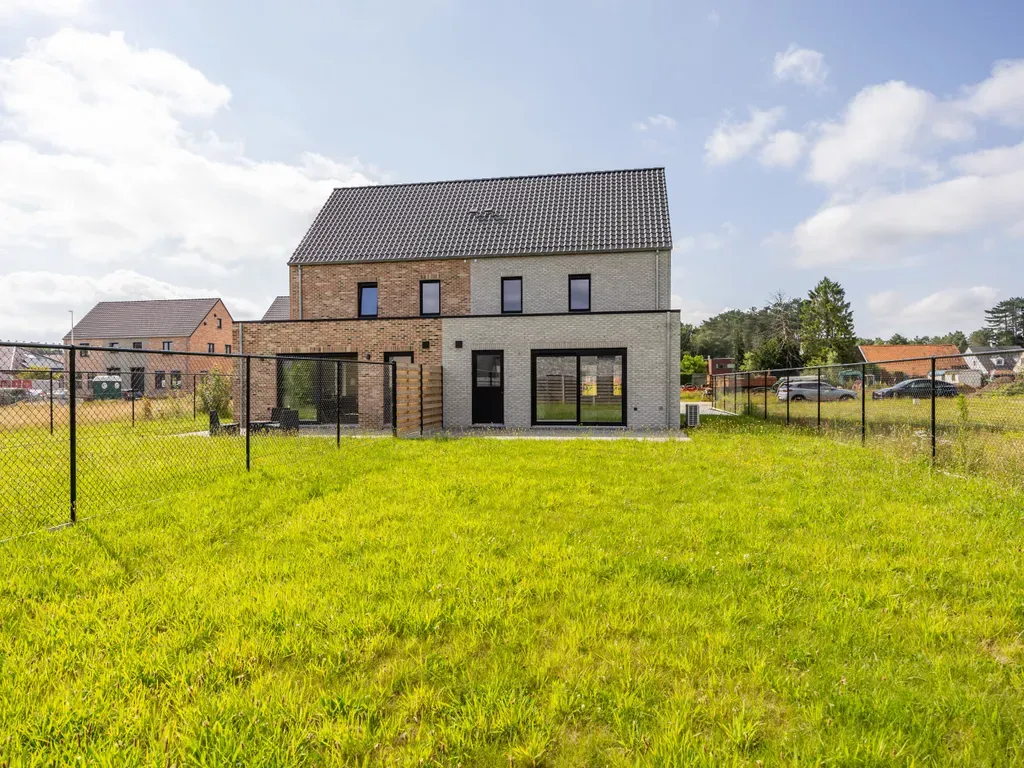 Huis in Veerle - 1516607 - Heieinde 51, 2431 Veerle