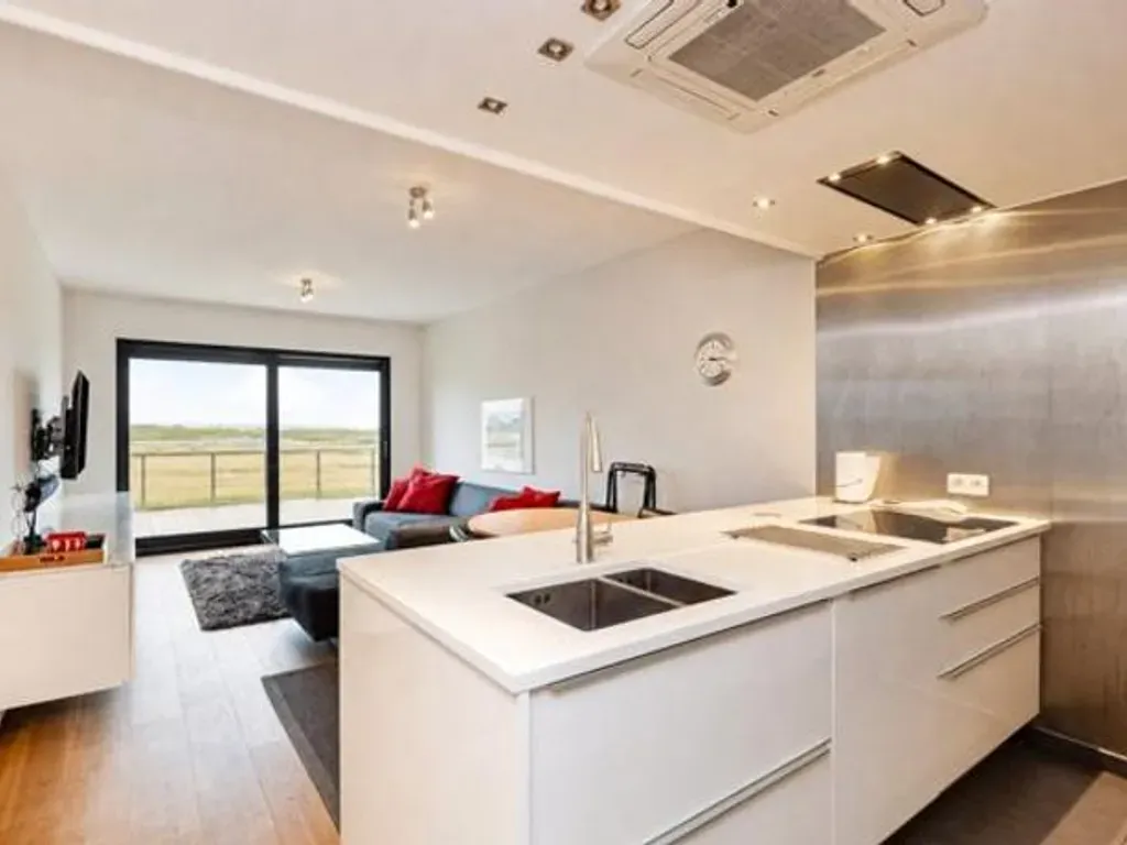 Appartement in Heist-aan-Zee - 7656010 - Zeedijk-Heist 92, 8301 Heist-aan-Zee