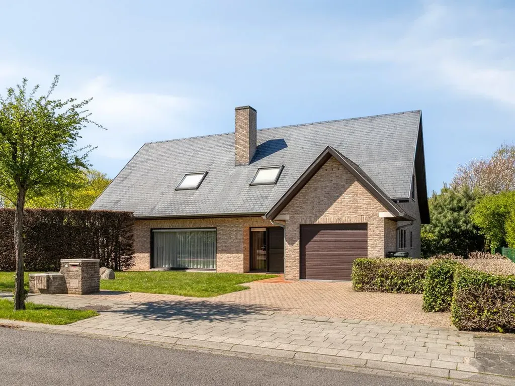 Villa in Kortrijk - 7673903 - Windsorlaan 1, 8500 Kortrijk