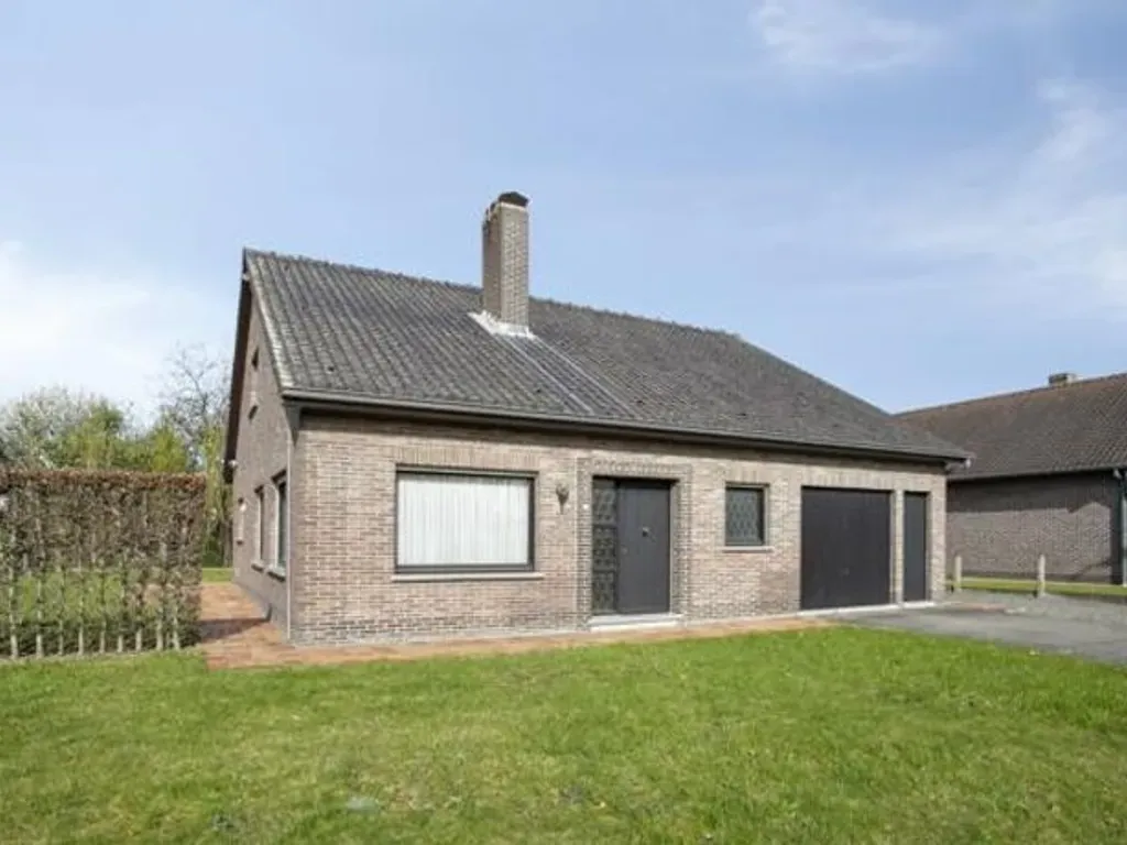 Huis in Lotenhulle - 7673926 - Rozenlaan 15, 9880 Lotenhulle