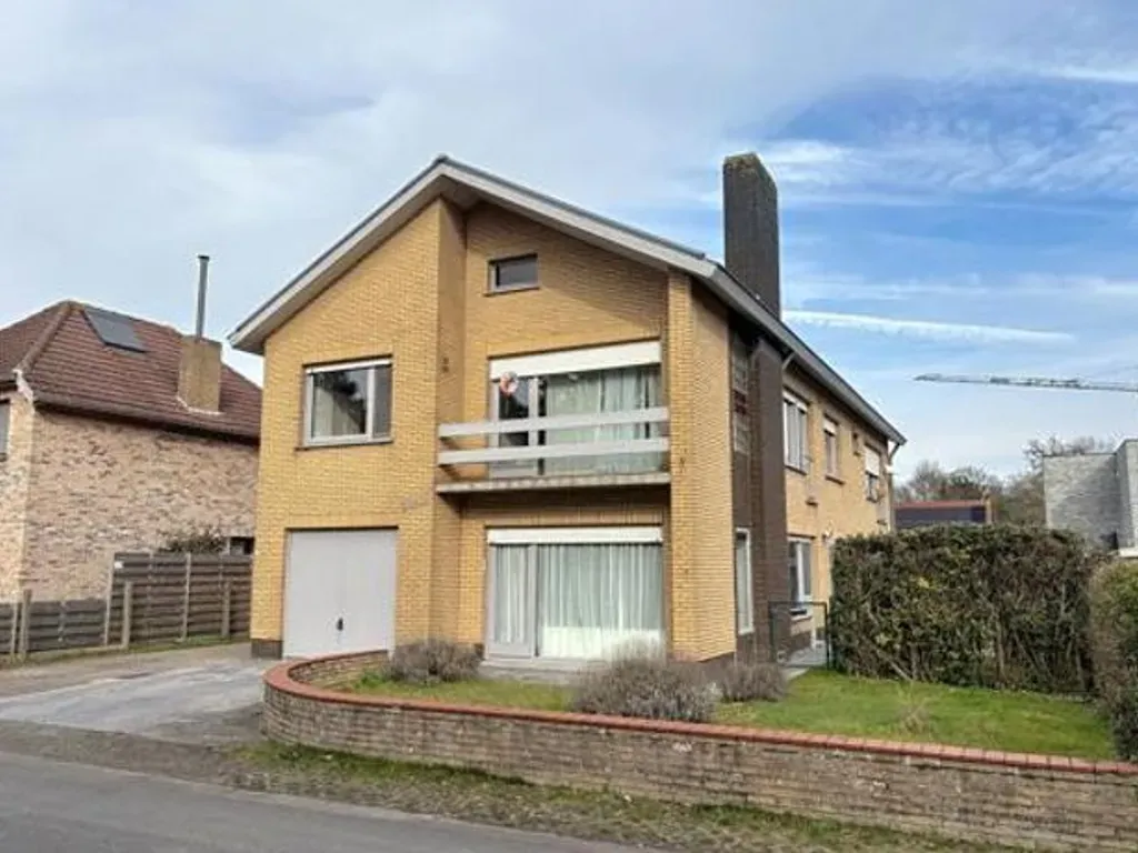 Huis in Koksijde - 7674089 - Albert Fastenaekelslaan 4, 8670 Koksijde