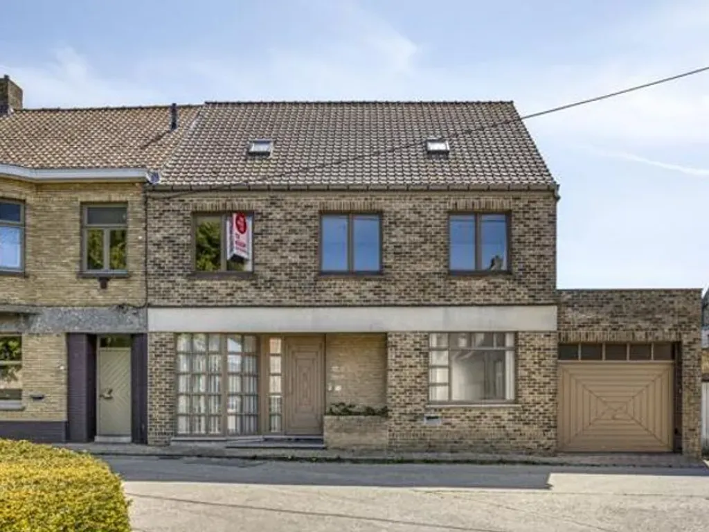 Huis in Lo - 7674092 - Markt 15, 8647 Lo