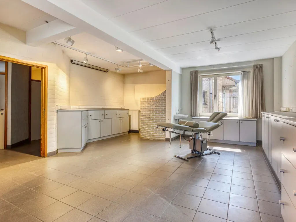 Huis in Lo - 7674092 - Markt 15, 8647 Lo