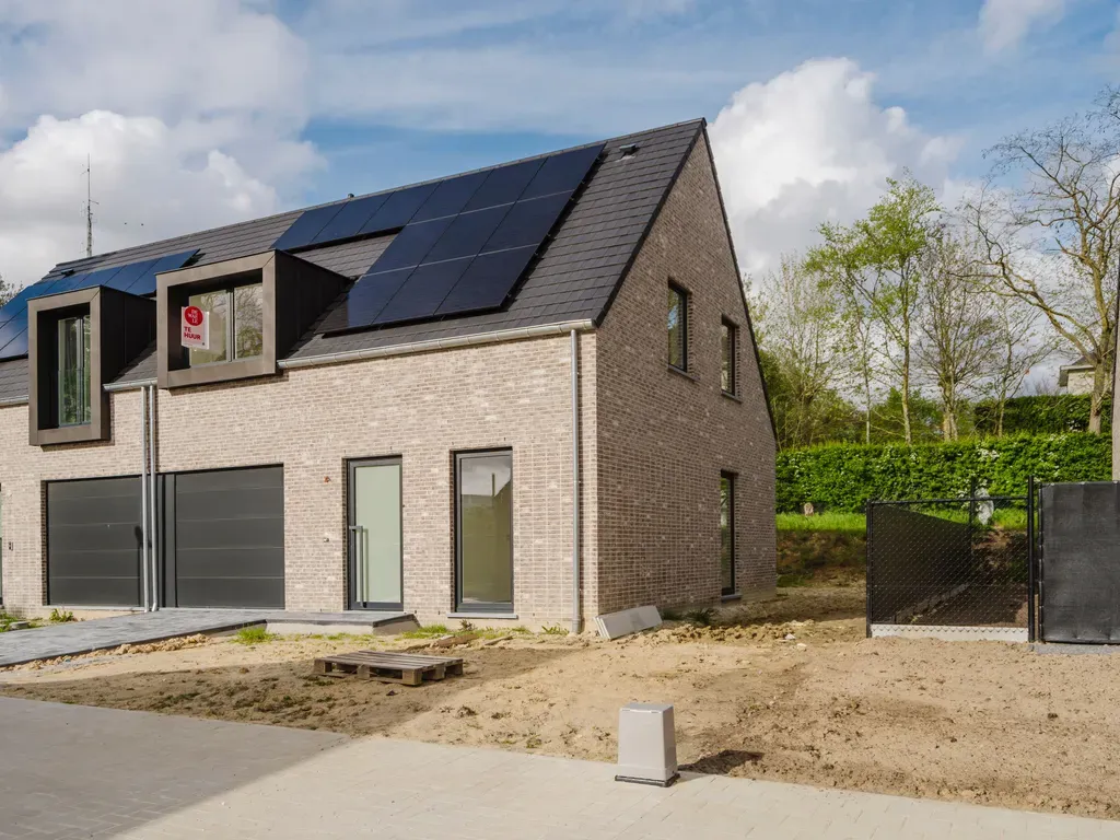 Huis in Kortrijk - 7674147 - Camiel De Stoopstraat 15, 8500 Kortrijk