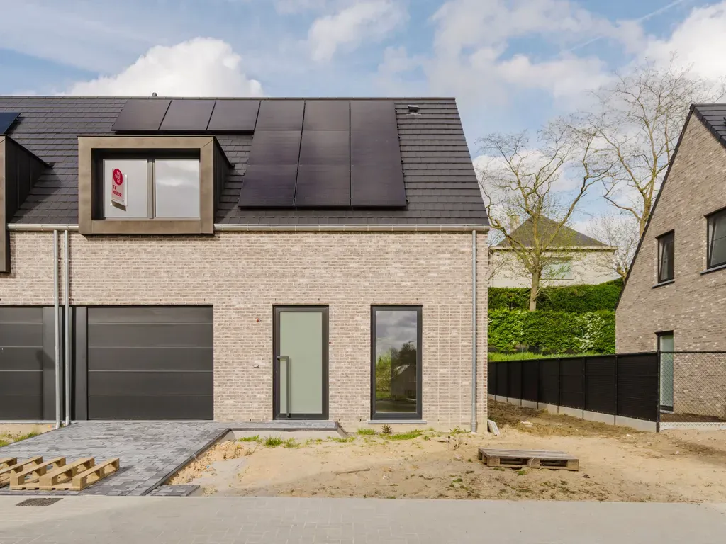 Huis in Kortrijk - 7674147 - Camiel De Stoopstraat 15, 8500 Kortrijk