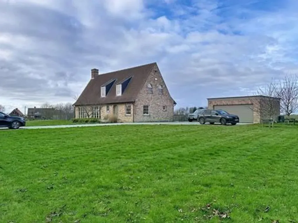 Huis in Torhout - 7674183 - Tegelarestraat 3, 8820 Torhout