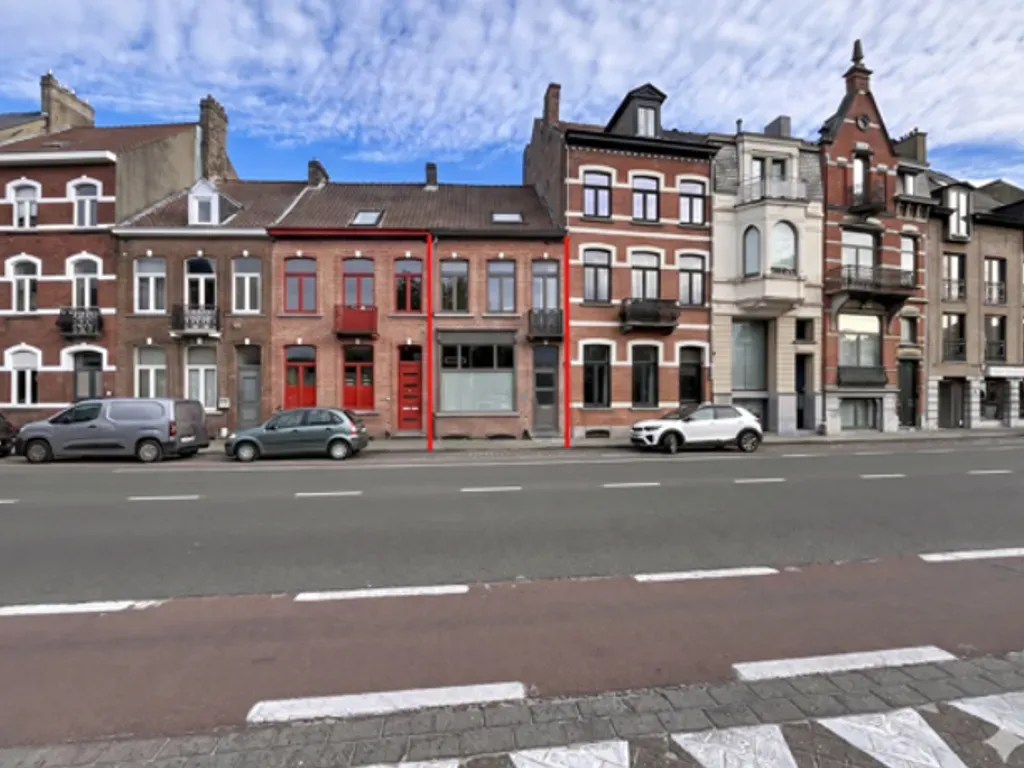 Huis in Sint-Andries - 7674134 - Gistelse Steenweg 85, 8200 Sint-Andries