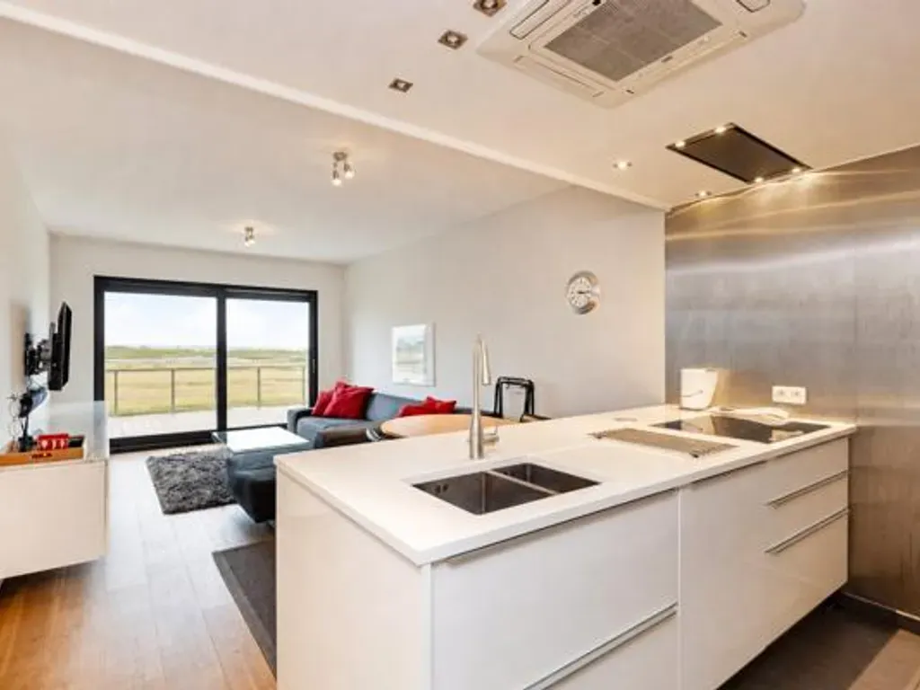 Appartement in Heist-aan-Zee - 7656010 - Zeedijk-Heist 92, 8301 Heist-aan-Zee