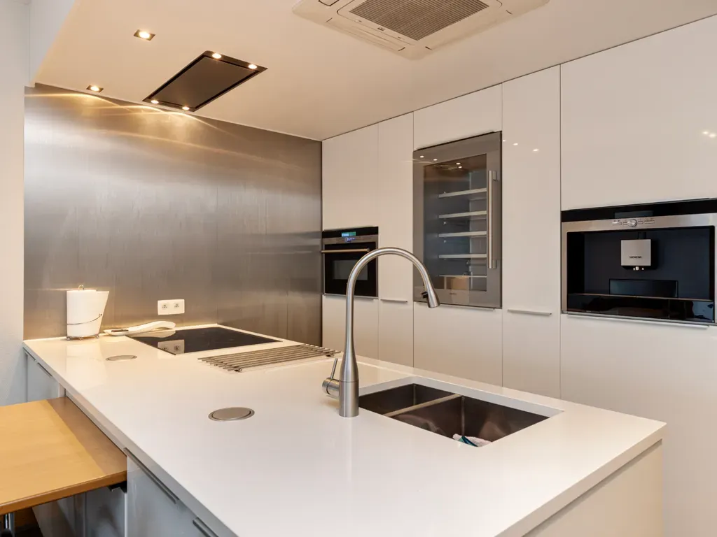 Appartement in Heist-aan-Zee - 7656010 - Zeedijk-Heist 92, 8301 Heist-aan-Zee
