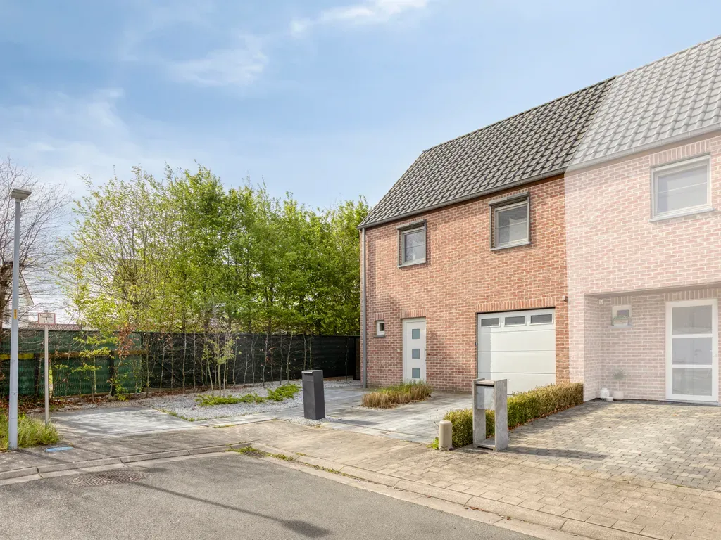 Huis in Ieper - 7673886 - Zesde-Lansierslaan 12C, 8900 Ieper