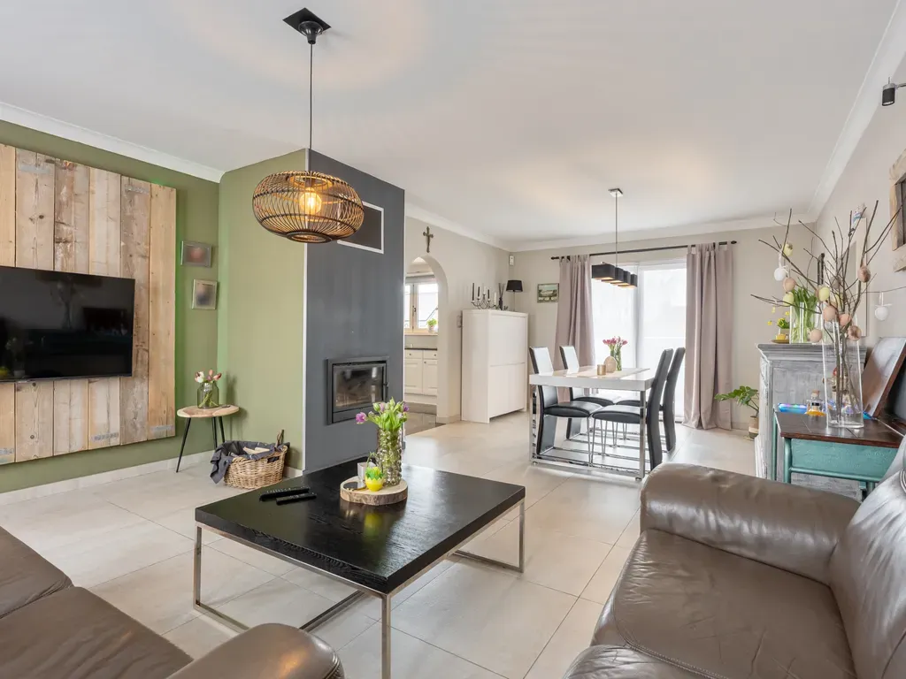 Huis in Houthalen - 7673919 - De Huttestraat 54, 3530 Houthalen