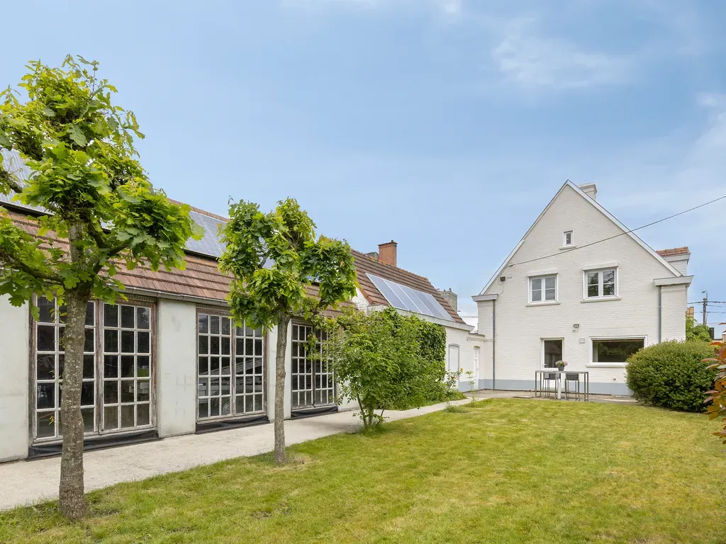 Villa in Roeselare - 7676849 - Rumbeeksesteenweg 288, 8800 Roeselare