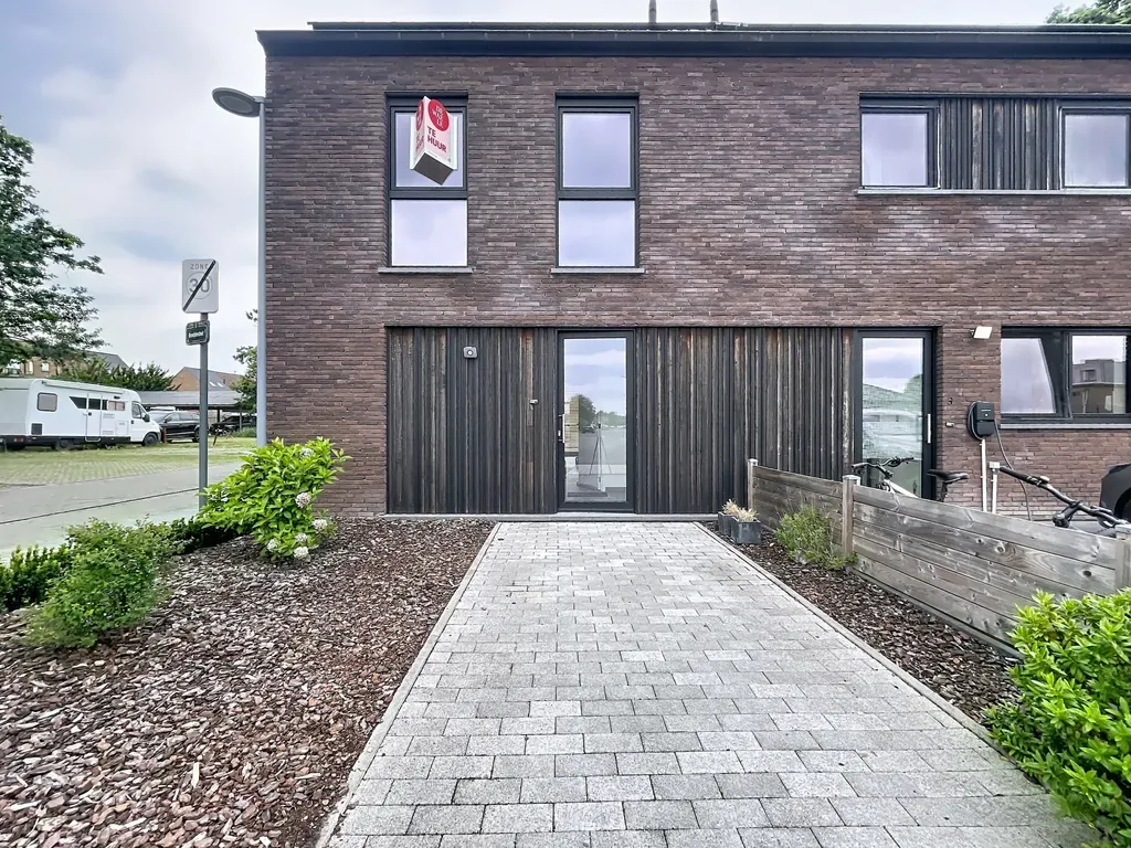 Huis in Eeklo - 7677033 - Broeders van Liefdestraat 1, 9900 Eeklo