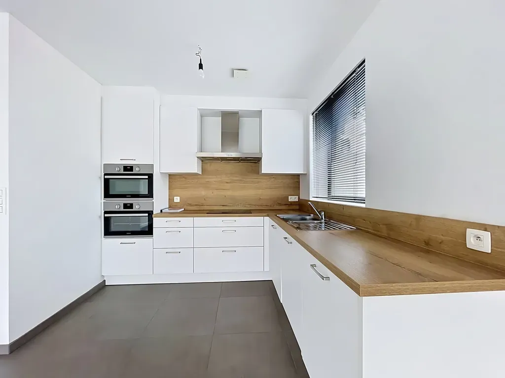 Huis in Eeklo - 7677033 - Broeders van Liefdestraat 1, 9900 Eeklo