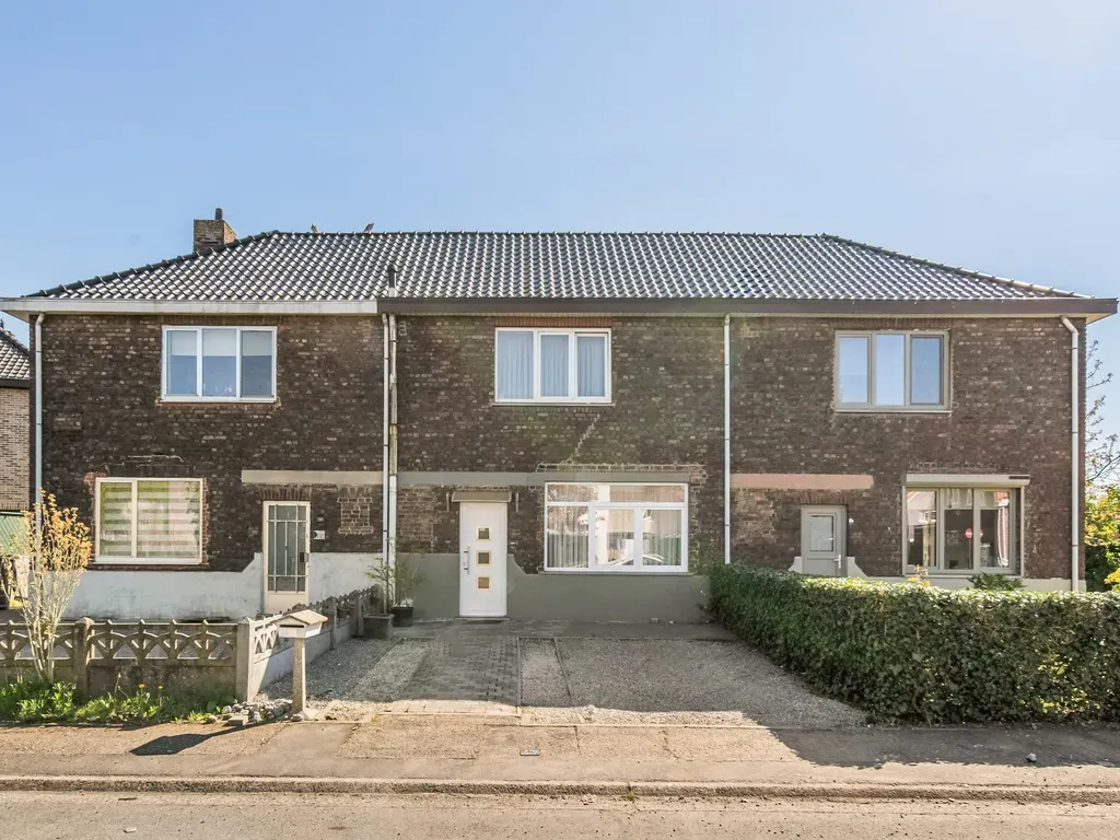 Huis in Genk - 7691025 - Hubert Decreeftstraat 23, 3600 Genk